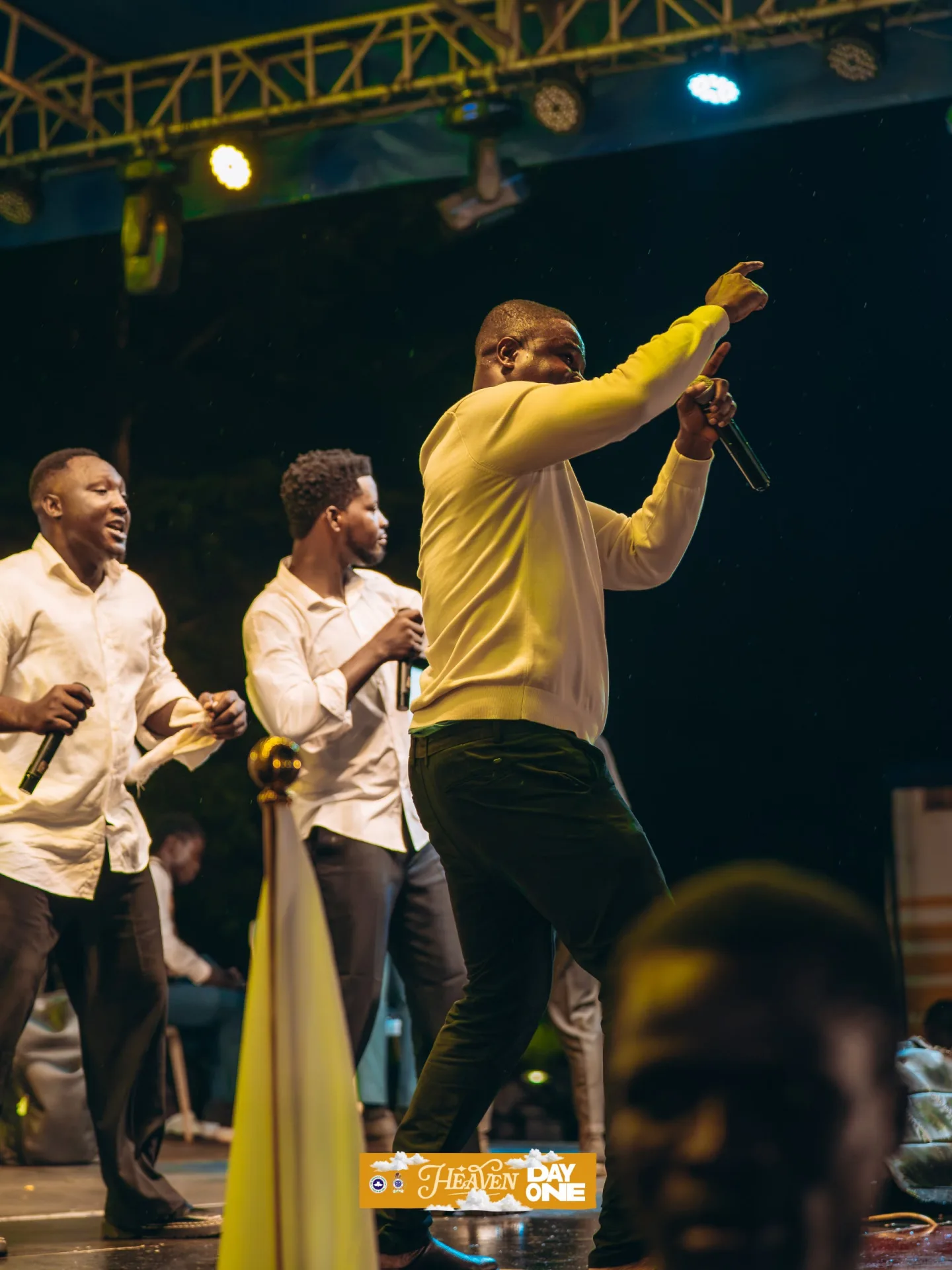 Worship during Bidemi Olaoba’s ministration