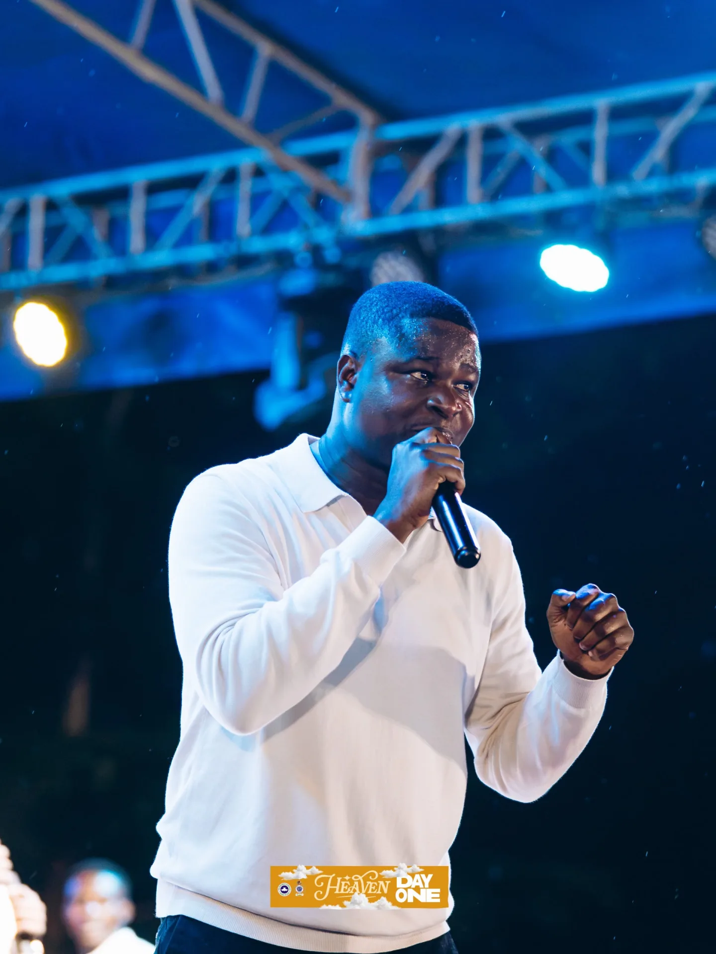Bidemi Olaoba leading worship