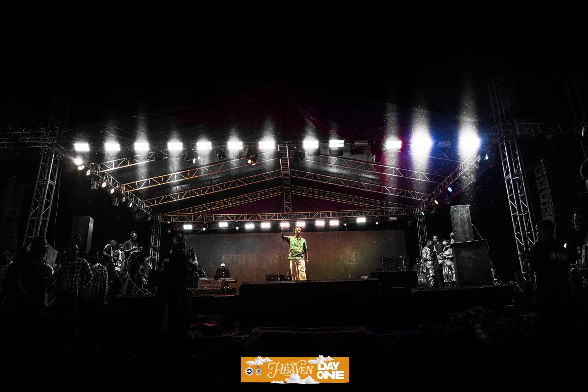 Worship during Gaise Baba’s ministration