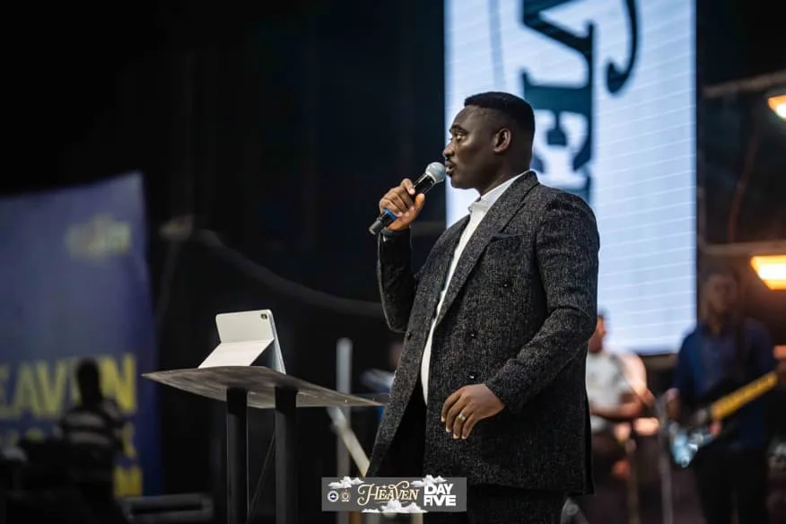 Pastor Femi Oyewunmi ministering on Day Five