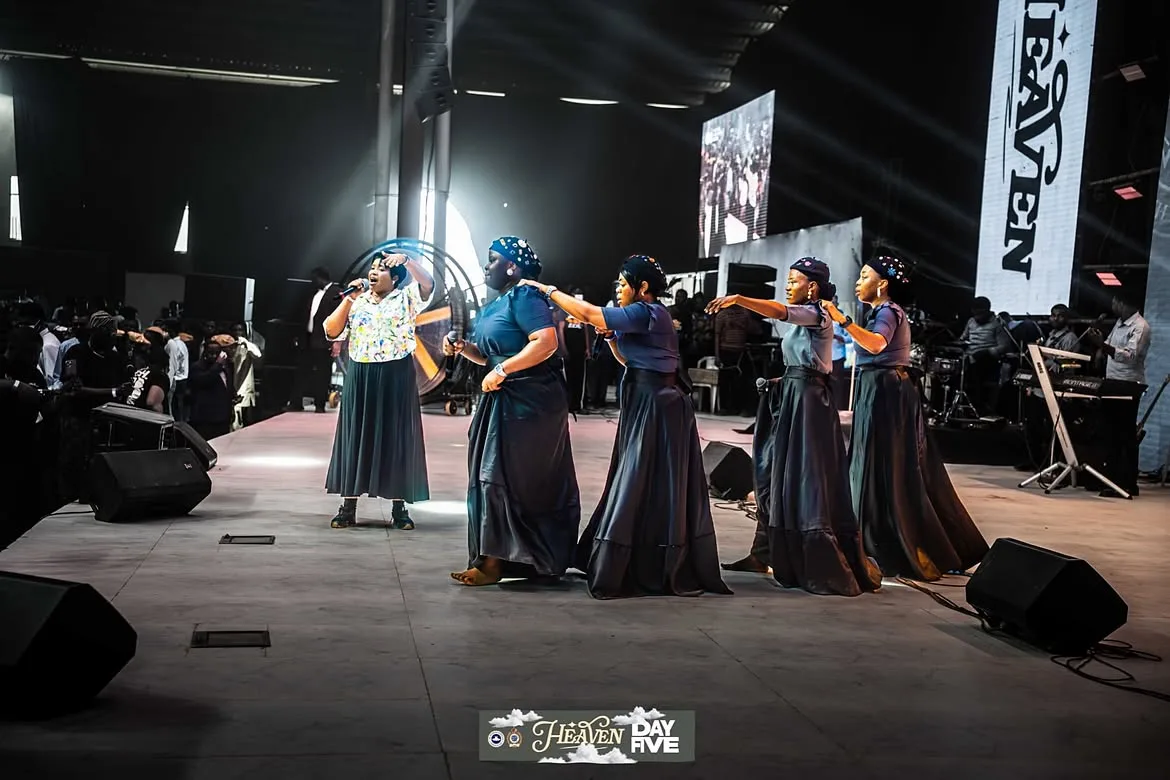 Worship during Lilian Nneji’s ministration