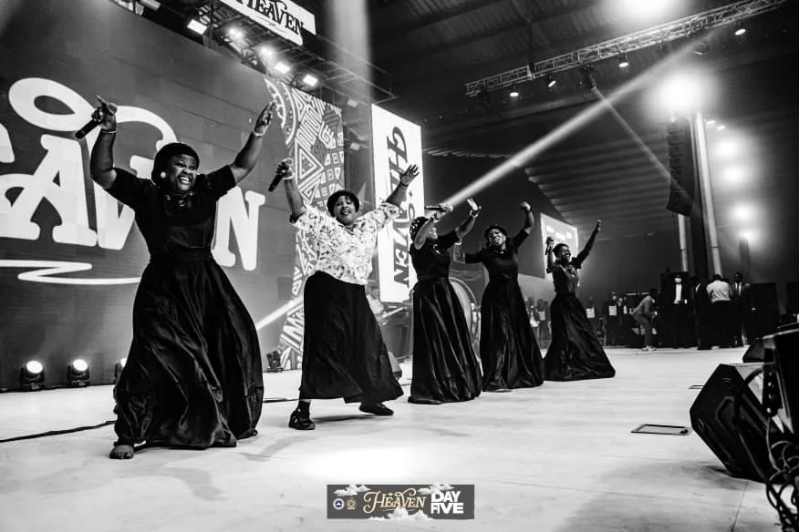 Worship during Lilian Nneji’s ministration