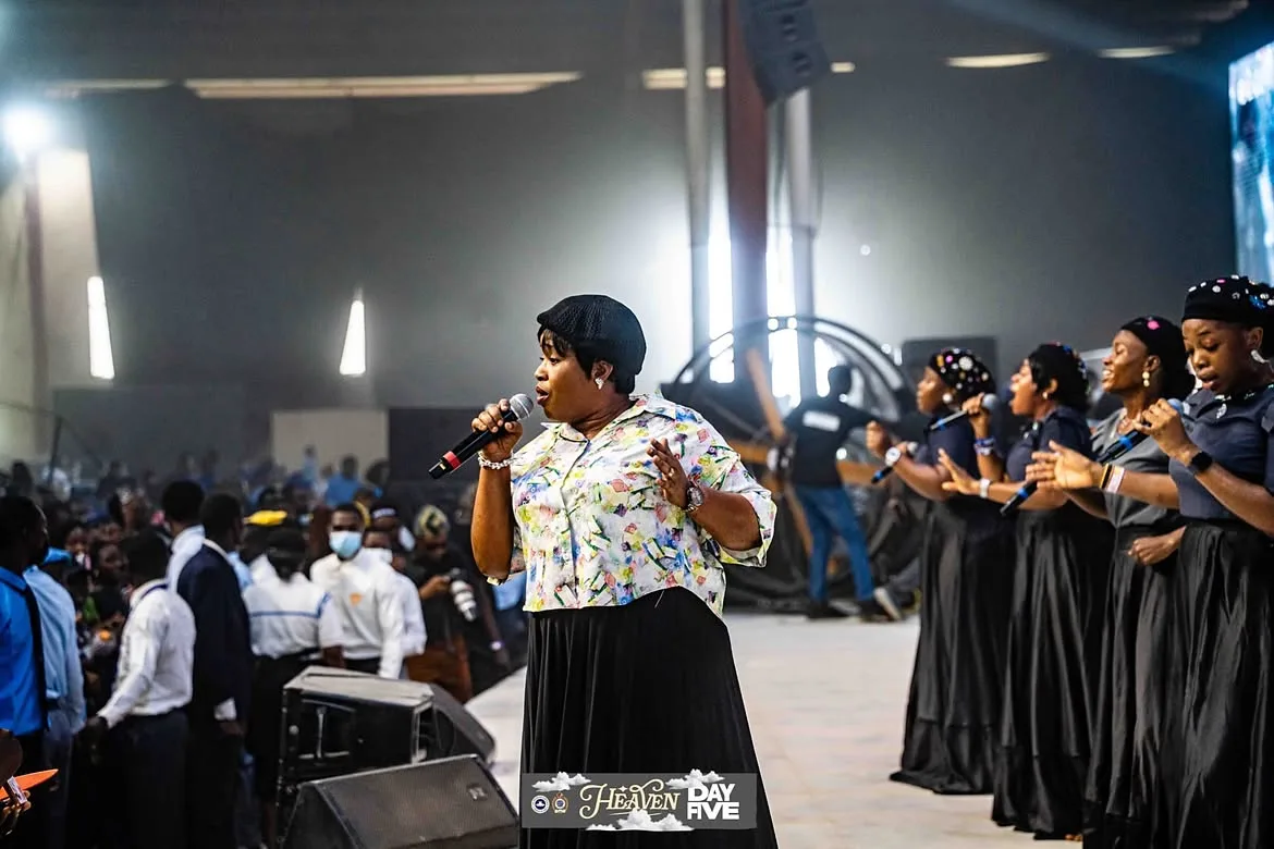 Worship during Lilian Nneji’s ministration