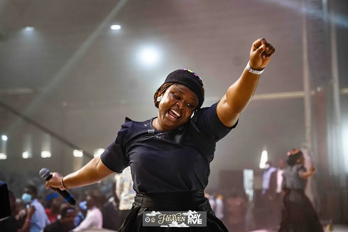 Worship during Lilian Nneji’s ministration