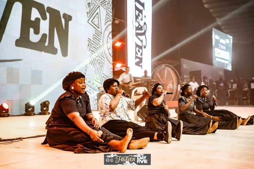 Worship during Lilian Nneji’s ministration