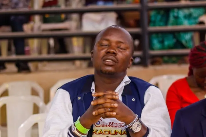 Attendees responding during Pastor Soberekon Omininite’s session